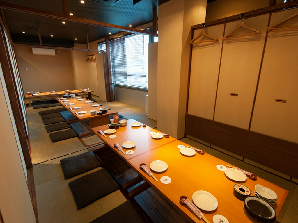 大小の個室を完備。座敷は最大60名までの宴会がOK！