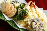 天ぷらも充実。海鮮から旬の野菜までボリューム満点！