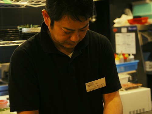 郷土料理を中心に新鮮な魚や肉を使用したこだわりの料理を提供