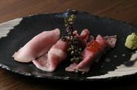・和牛の肉寿司～キャビアのせ～
・自家製ローストビーフ寿司～いくらのせ～
・牛タンの肉寿司