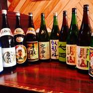 各地の地酒を常備10種以上！　有名でなくても「美味い酒」をぜひご賞味ください。