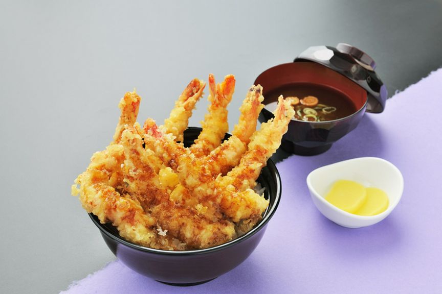 海老がゴロゴロ6本も入った、大満足の『海老大盛天丼』