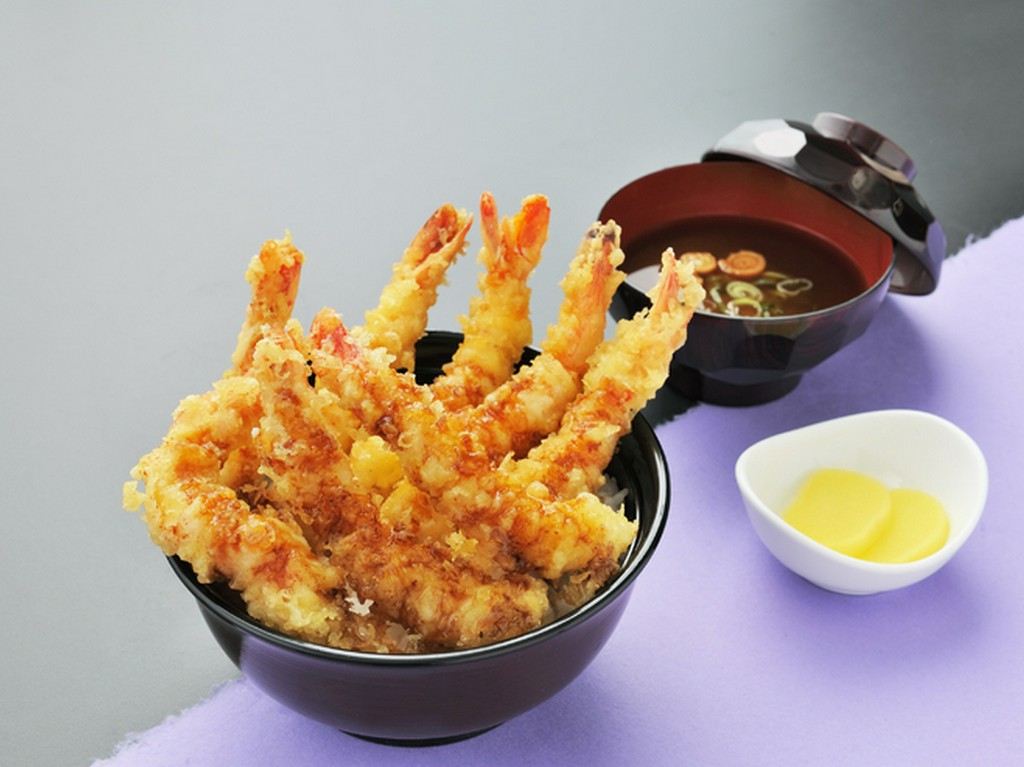 海老がゴロゴロ6本も入った、大満足の『海老大盛天丼』