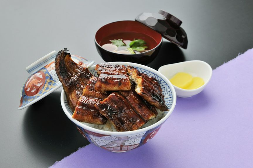 三河産活うなぎをたっぷり丸ごと一匹使用！『うな丼』