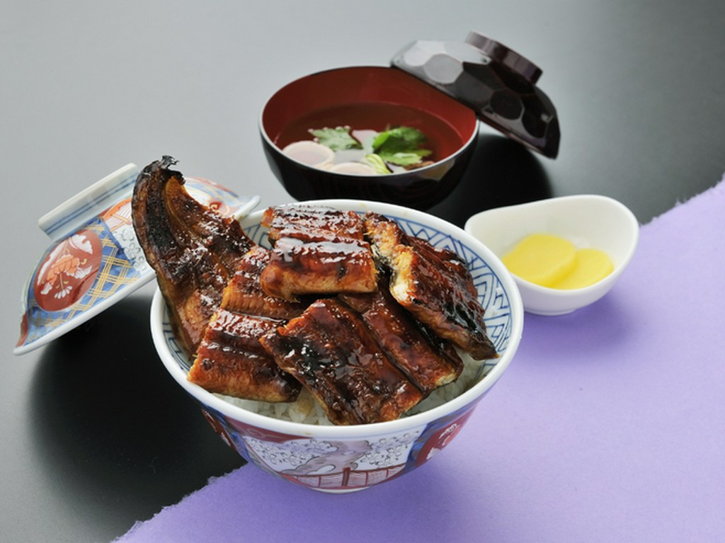 三河産活うなぎをたっぷり丸ごと一匹使用！『うな丼』