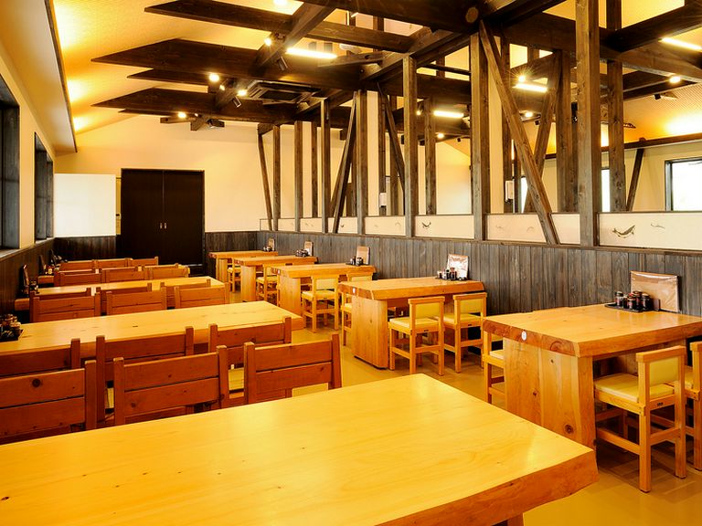 県外からも多くご来店!駐車場も多数完備しています