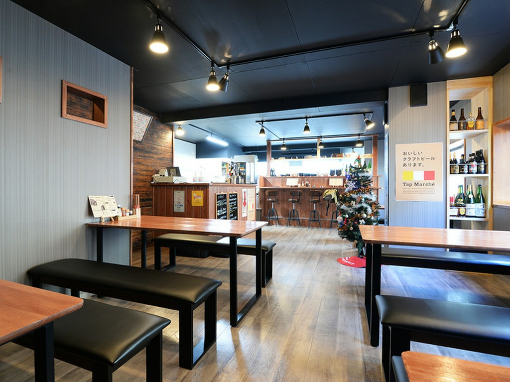 心を解放できる空間。温かさを感じさせる店内