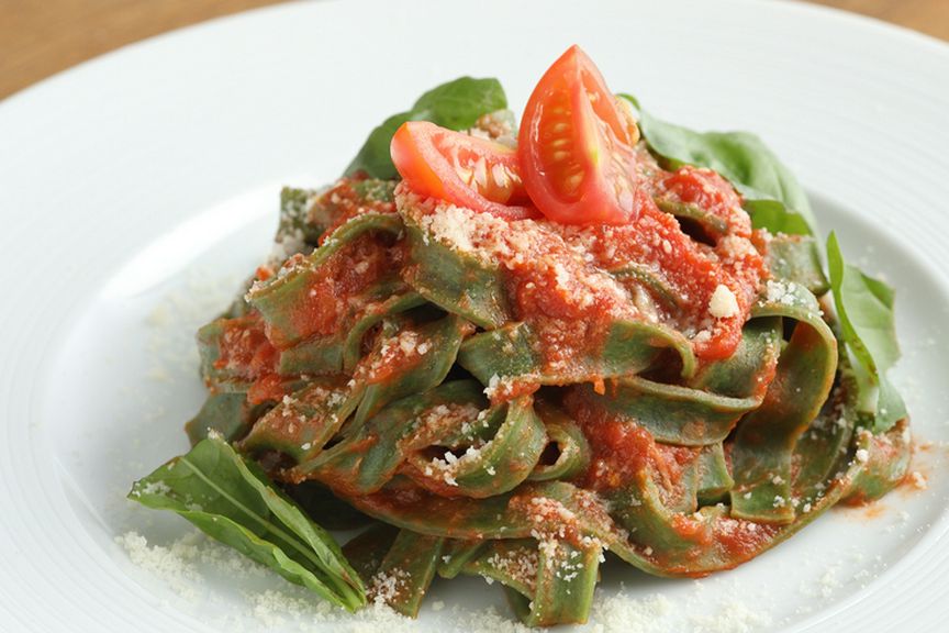 ポモドーロ(トマトソースとフレッシュバジルのパスタ)