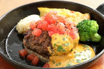 シャトンのざく切りハンバーグ風ステーキ