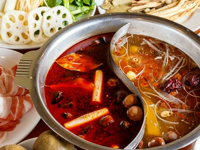 本格四川料理に舌鼓。薬膳火鍋がおすすめです。