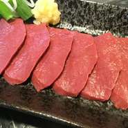 新鮮な心臓の肉刺し