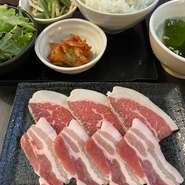 肉増し（1.5倍）1408円
肉増し（2倍）1738円

ライス大盛無料