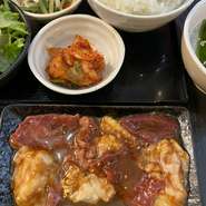 肉増し（1.5倍）1408円
肉増し（2倍）1738円

ライス大盛無料