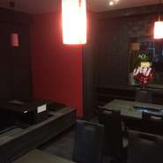 店内で繋がっておりますが本館とは違った大人の空間を演出しております。