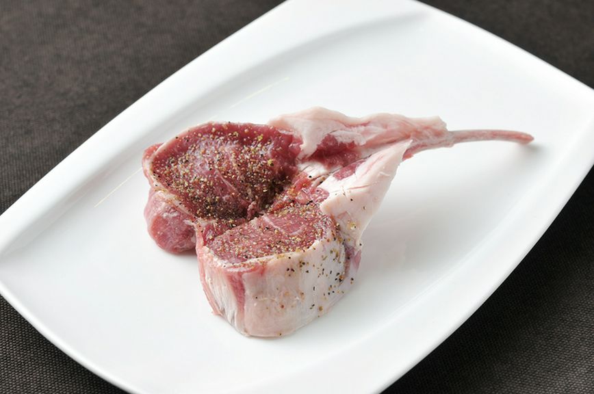 美味しさが違います。高級ラムチョップをリーズナブルに