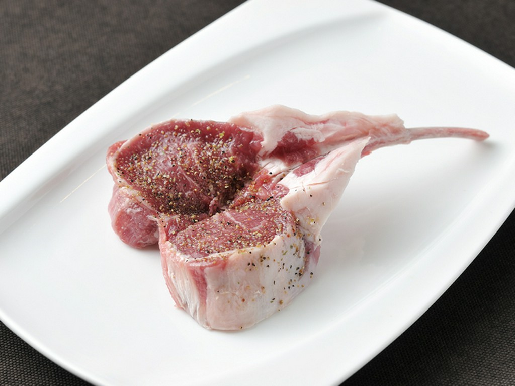 美味しさが違います。高級ラムチョップをリーズナブルに