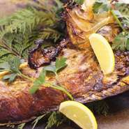 まぐろのカマを自家製の漬けダレに
漬け込み、豪快に焼き上げた逸品です。