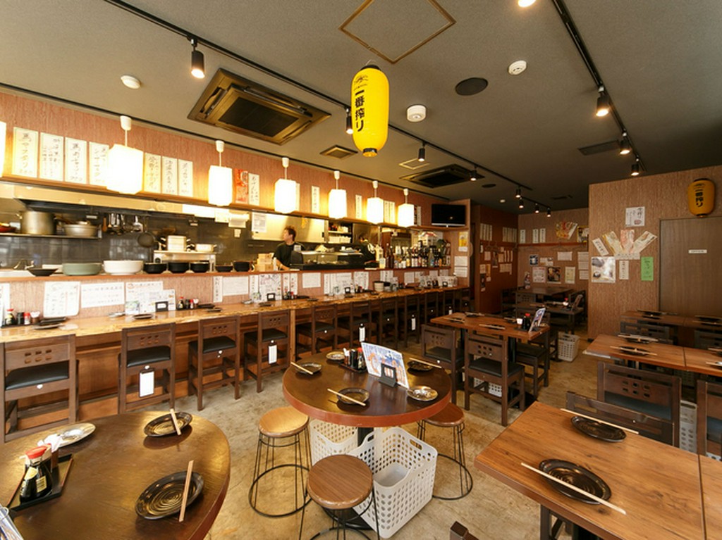 酒場の王道〝古き良き昭和の香り”に魅せられて店を訪れる方も