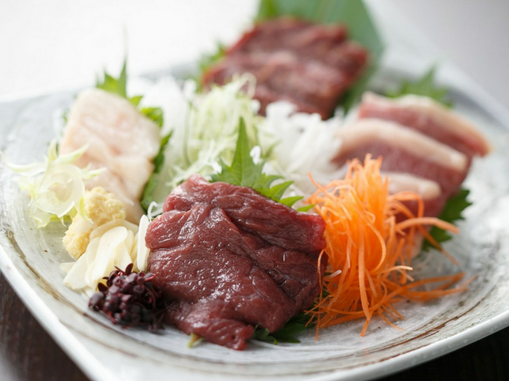 鮮度に自信ありの『馬刺し』※画像は「4種盛り」