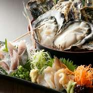 オーナーが築地に目利きした旬の鮮魚を提供。時にメニューにない希少な魚に出会えることも。