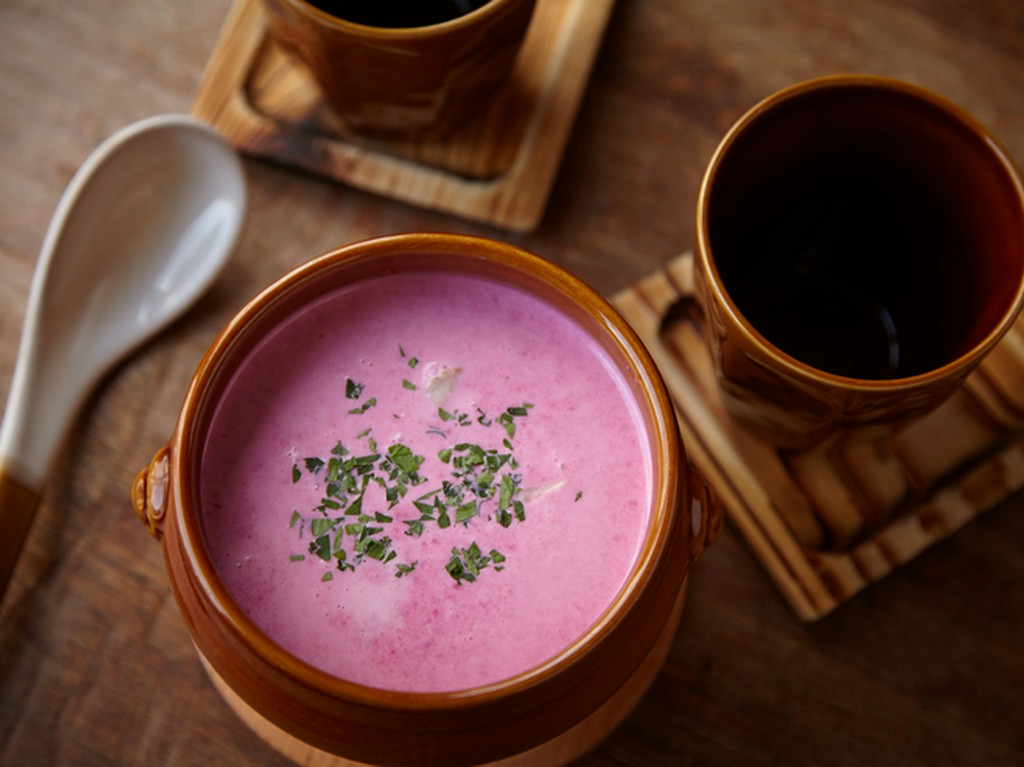 季節野菜を巧みに使用したスープ