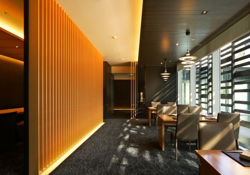 ご家族の団欒は、おもてなしの心が行き届く日本料理「水簾」で