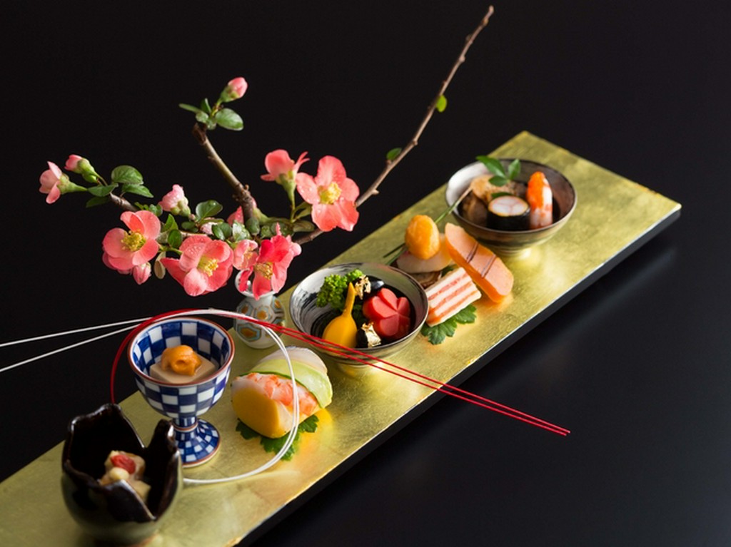 四季の移ろいを豊かに表現した、極上の懐石料理