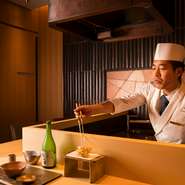 旬菜/天麩羅11品/かき揚げにて天丼または天バラ、赤出汁または天茶/香物/水菓子