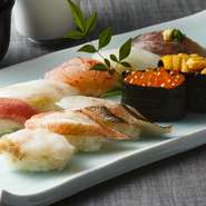 先付／にぎり寿司（10貫）／お椀