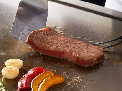 「鉄板焼」のその他ディナーコースは、「料理ページ －◆鉄板焼 ディナー◆」をご覧ください。