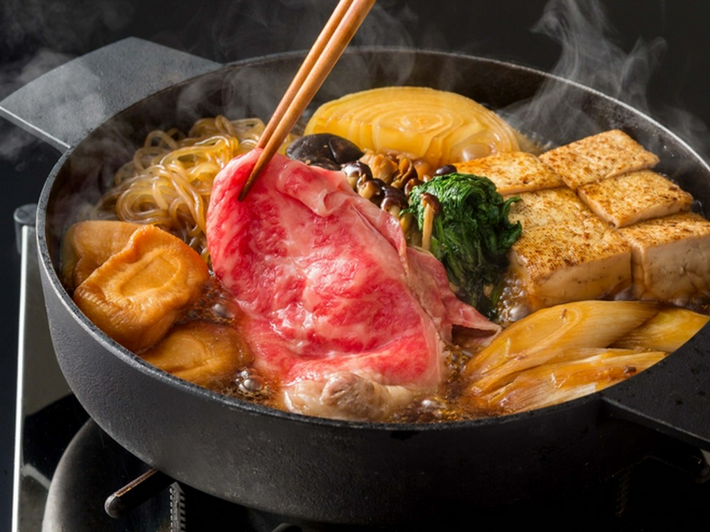 おすすめの黒毛和牛とこだわりの国産野菜を水簾のタレでお召し上がりください。
