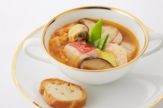 上質な食材とシェフのこだわりが作り出す、正統派フランス料理