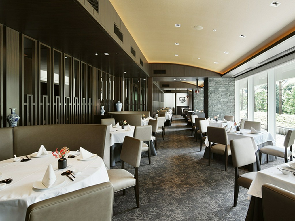 落ち着いた雰囲気ながら、開放感もあるつくり