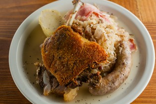 食感、ボリューム、味の調和。すべてにこだわる『鴨のコンフィ』