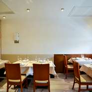 子ども連れでは、入りにくいフレンチレストランが多い中、【ハシモト】は、家族で来店する常連さんも多数。アットホームな雰囲気なので、お子様（小学生以上）のフランス料理デビューにもオススメです。