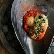 全７皿のコース料理からの１品です。
コース内容は定期的に変わり、常に旬の食材を使うように意識しています。
organの世界観を体験してみたい方。
記念日などの特別な日には是非コース料理をお試しください。