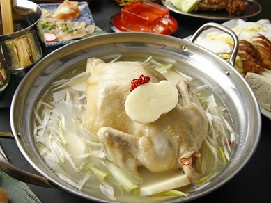 コラーゲン丸鶏鍋　田村屋名物！　丸鶏水炊き