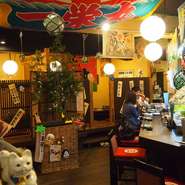 アットホームな雰囲気が居心地の良い店内。
おひとりで、ご友人と…様々なシーンでご利用下さい。