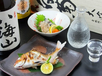 その時期ならではの鮮魚や産地にこだわった食材を満喫