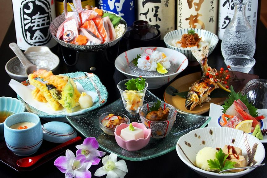新鮮なこの時期ならではの食材をたっぷり使った『会席コース』　3000円〜