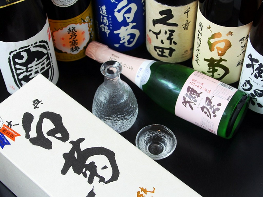 地酒を中心にこだわって取り揃えた「日本酒各種」