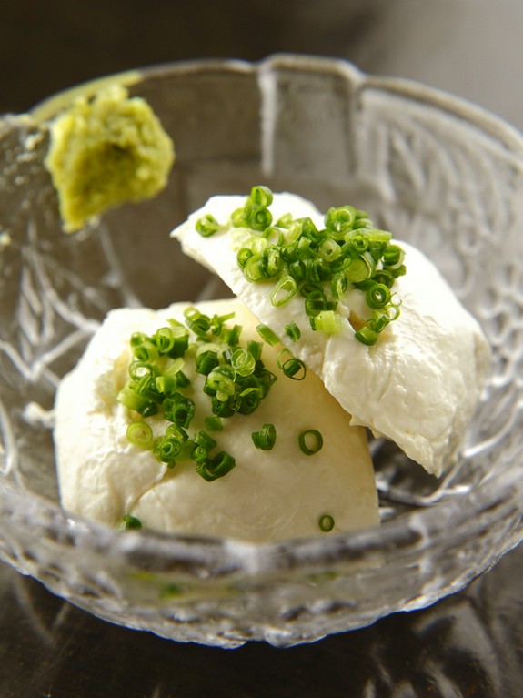 お酒がすすむと女性にも人気。一品料理も豊富に揃ってます