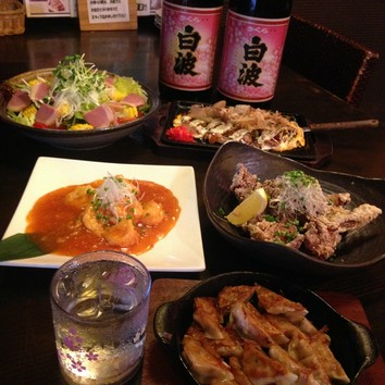 ☆定番人気☆当店自慢の黒豚一口餃子付き　8品コース