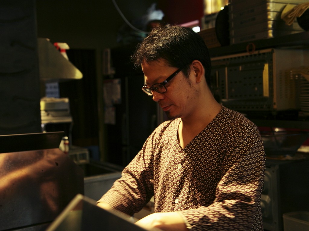 落ち着いた雰囲気で、ゆったり食事とお酒を楽しんで