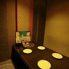 掘りごたつ席、座敷席、テーブル席、各個室を用意しています