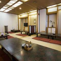 70名様まで収容可能なお座敷席。小グループから大人数までOKです