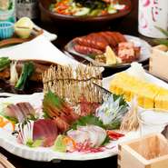 お座敷席で2～12名様の宴会も可能です。通常コースのほかに、予算に応じて料理を提供することも出来ますので、旬の魚を使った料理などのご相談にも応じます。