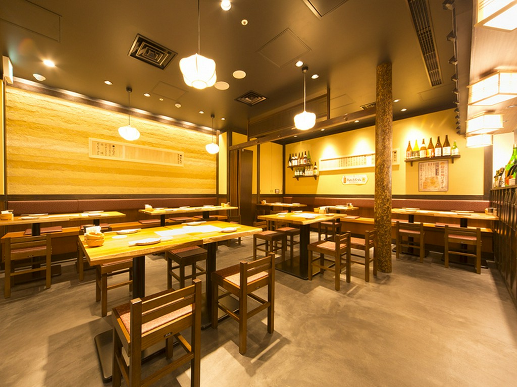 落ち着ける空間でホッと一息、お酒もすすみます