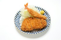 単品1371円、定食1712円