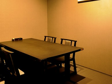 個室席は人数に応じてご案内致します。大広間もございます。